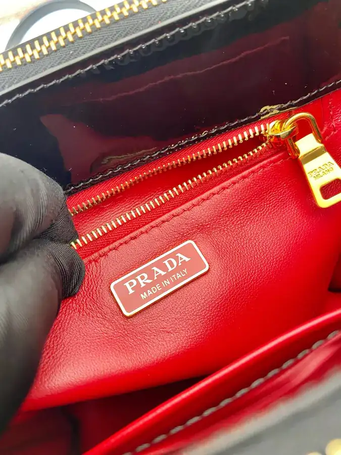 Mini Killer 1BA906 Glossy Leather Handbag