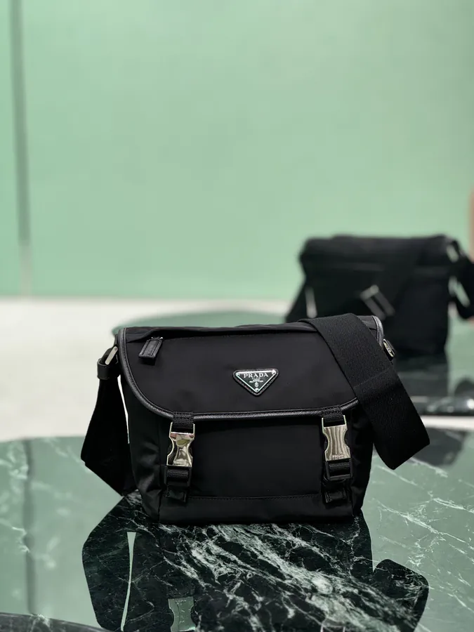 Re Nylon Postman Bag (Small)