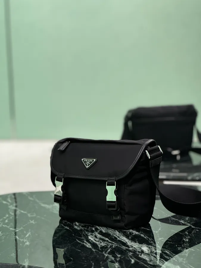 Re Nylon Postman Bag (Small)