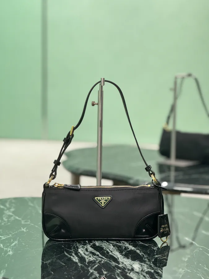 Re Edition 2002 Shoulder Bag