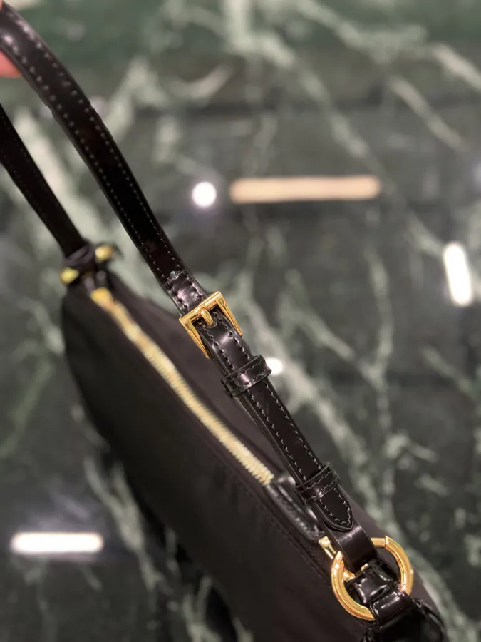 Re Edition 2002 Shoulder Bag