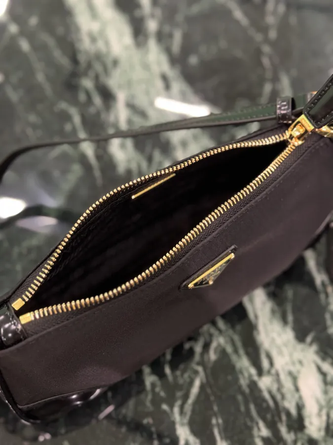 Re Edition 2002 Shoulder Bag