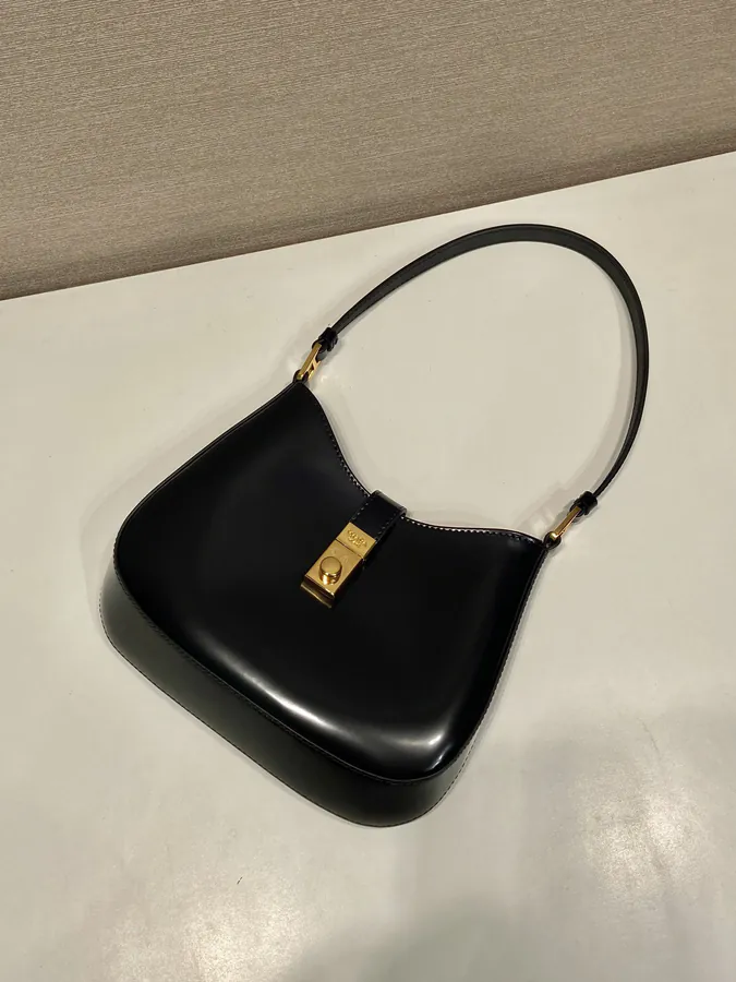 Cheo Shoulder Bag Premium Style, Versatile Design