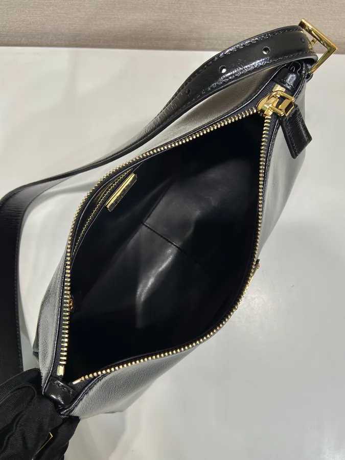 Aimee Hobo Crossbody Bag 1BC229