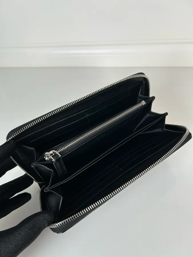 P Brand Men's Mini Bag Black (Polished Grained Leather)