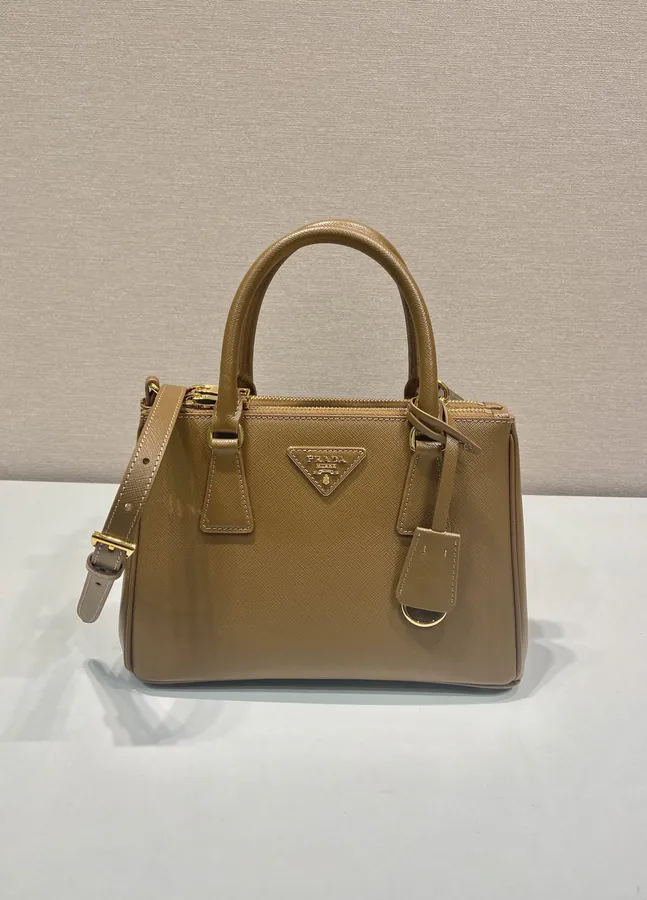 Classic Bestseller 1BA896 Galleria Handbag