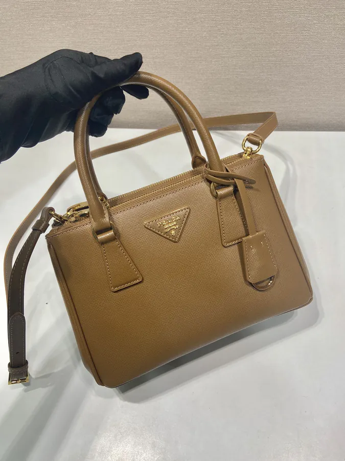 Classic Bestseller 1BA896 Galleria Handbag