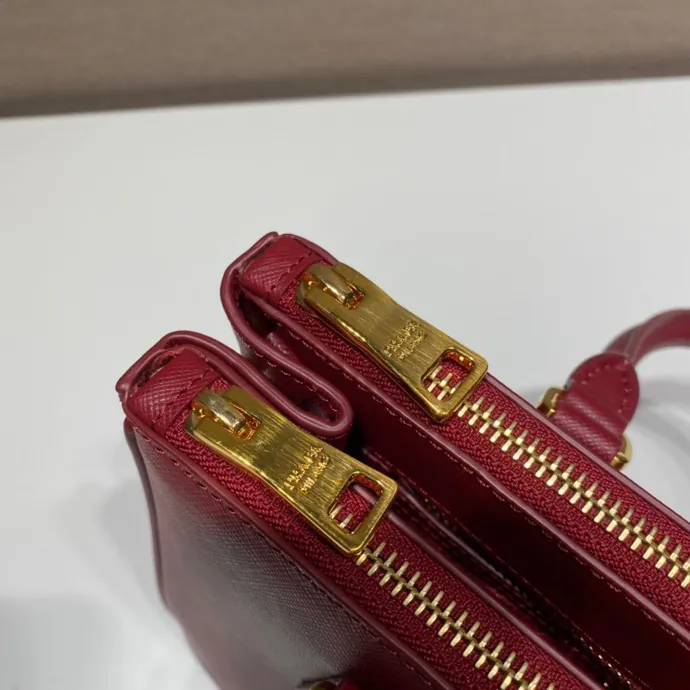 Galleria Handbag Classic Vintage Style
