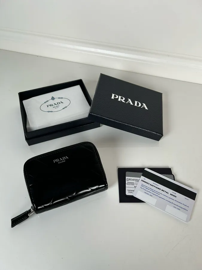P Brand Bright Grained Wallet for Men and Women