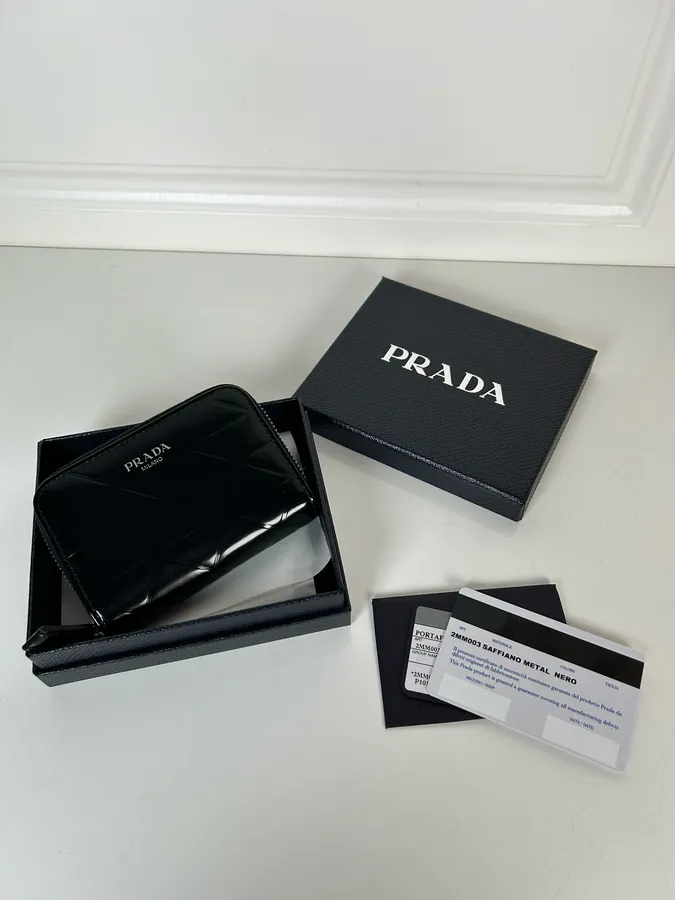 P Brand Bright Grained Wallet for Men and Women