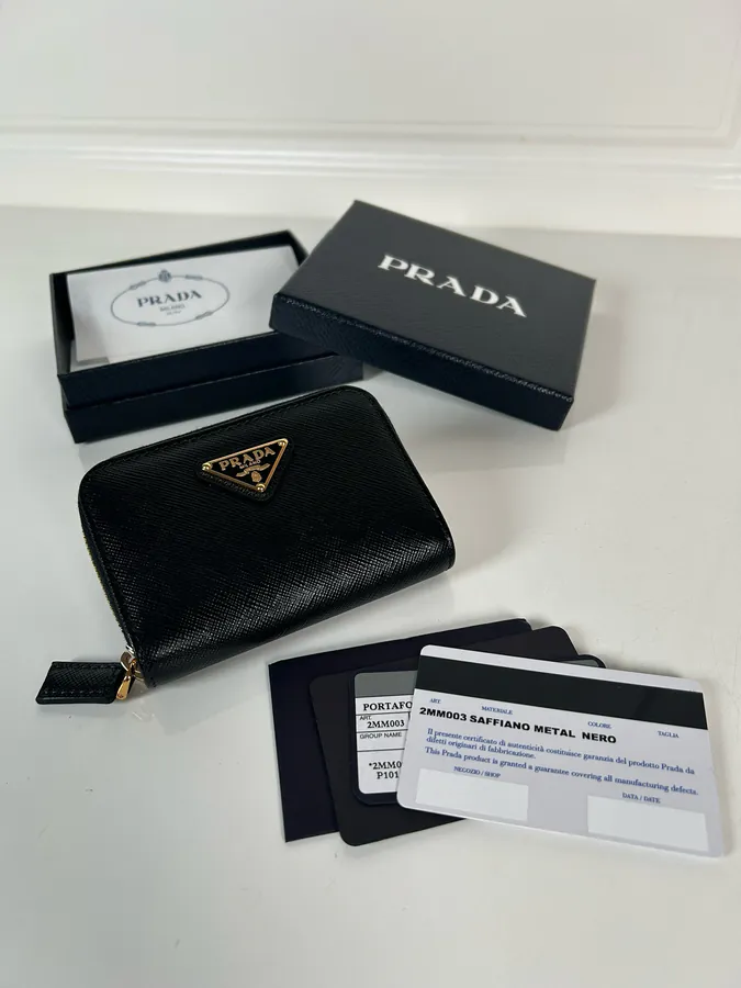 P Family Crosshatch Wallet Classic Zip Design