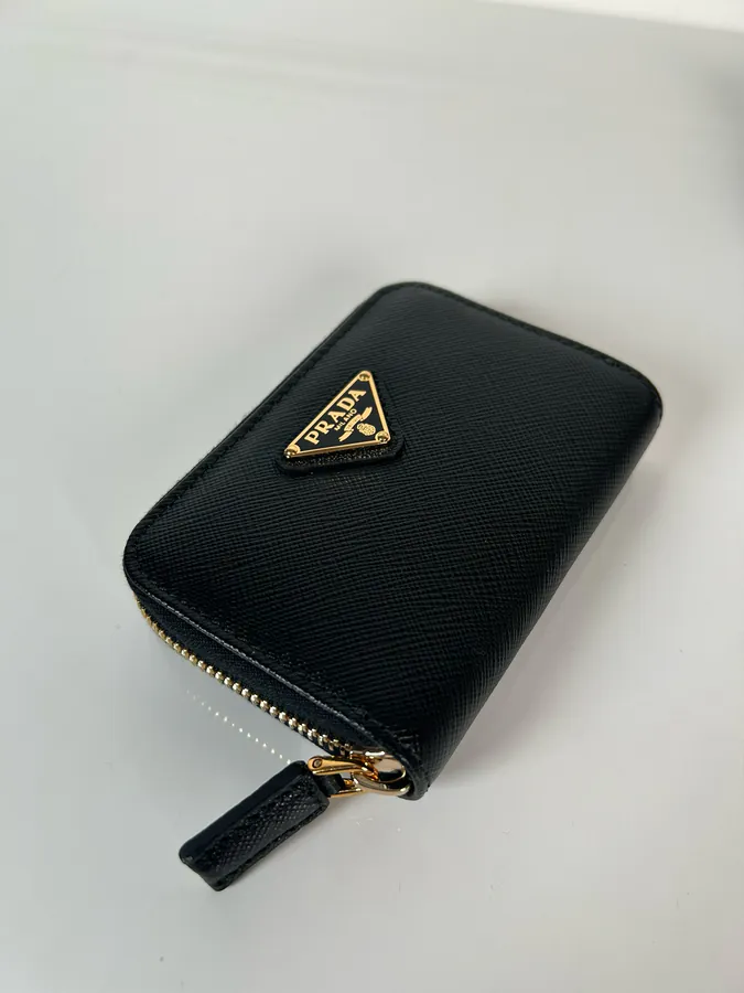 P Family Crosshatch Wallet Classic Zip Design