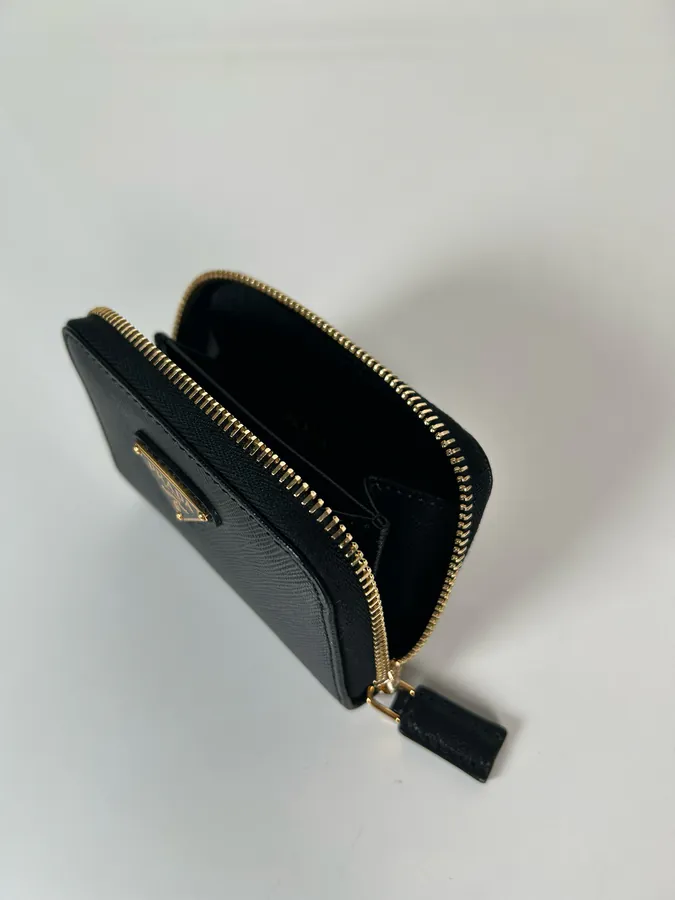 P Family Crosshatch Wallet Classic Zip Design