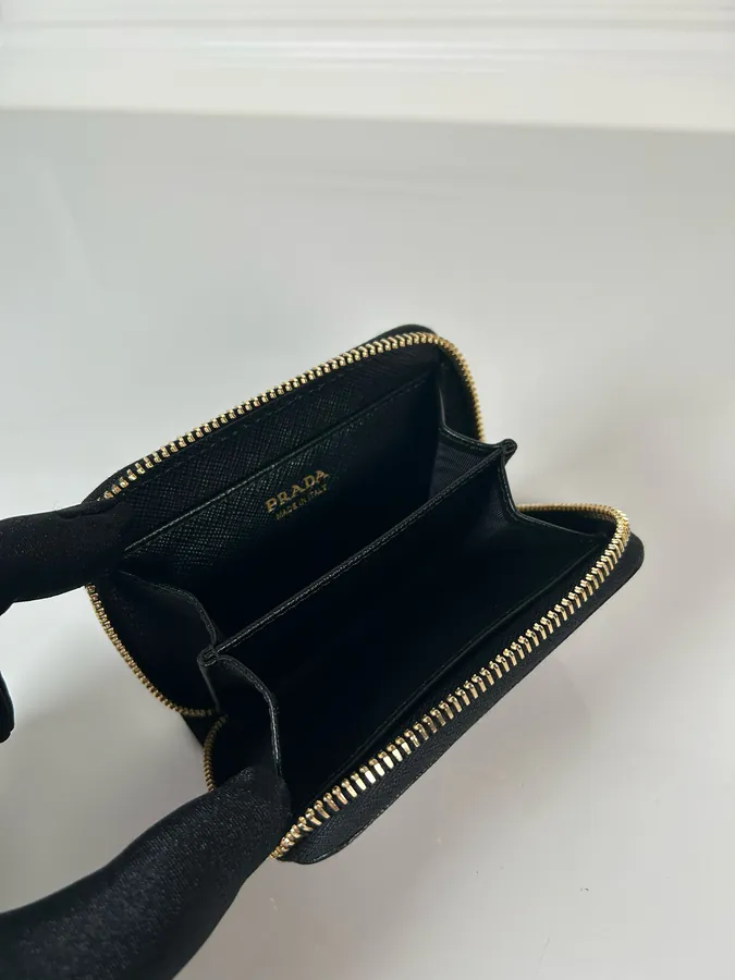 P Family Crosshatch Wallet Classic Zip Design