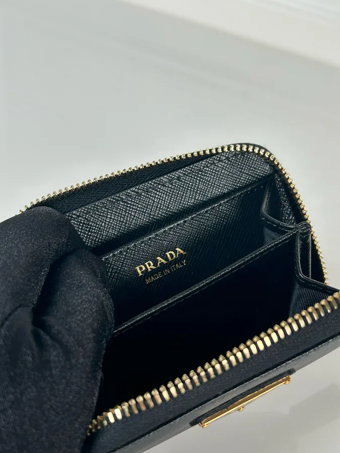 P Family Crosshatch Wallet Classic Zip Design