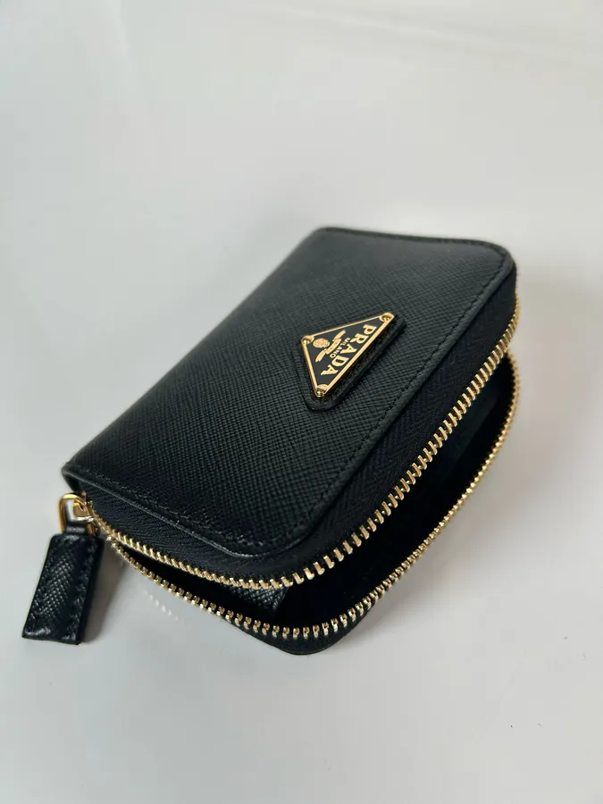 P Family Crosshatch Wallet Classic Zip Design