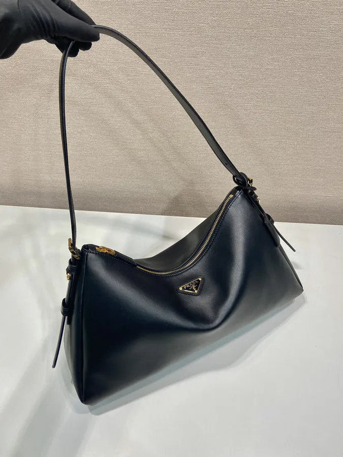 Aimee Crossbody Bag Minimalist Design, Grained Calfskin