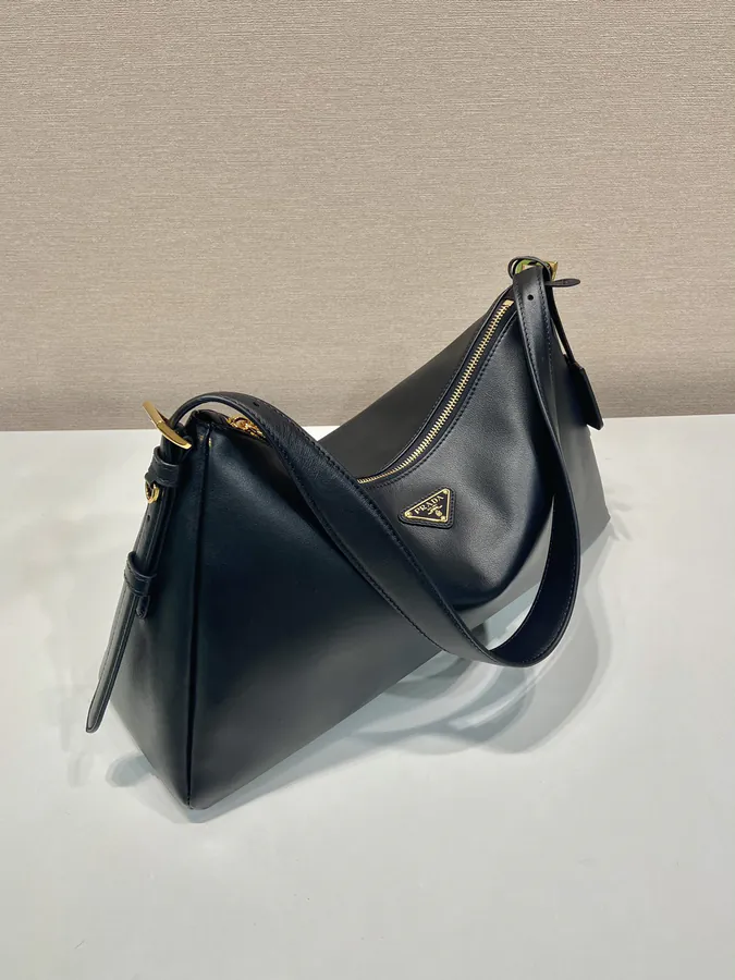Aimee Crossbody Bag Minimalist Design, Grained Calfskin