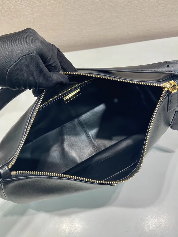 Aimee Crossbody Bag Minimalist Design, Grained Calfskin