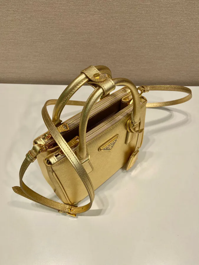 Galleria Mini Handbag in Gold