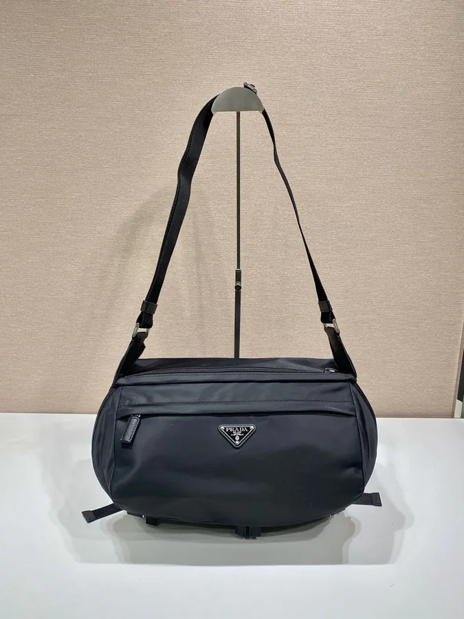 Classic Postman Bag 2vh991a