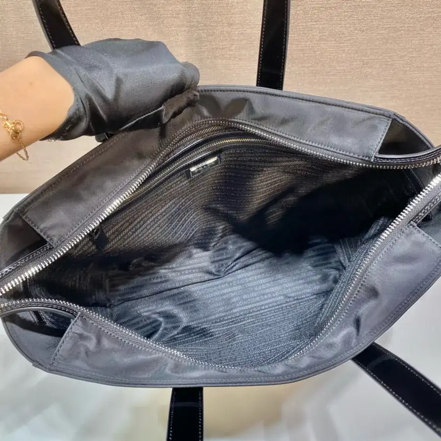 Re Nylon Tote Bag 2VG071