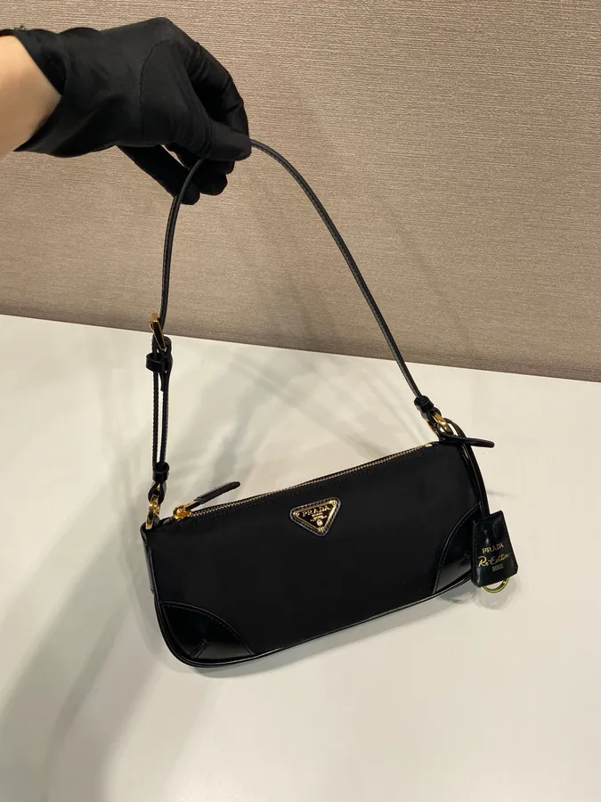 Re Edition 2002 Shoulder Bag with Adjustable Strap