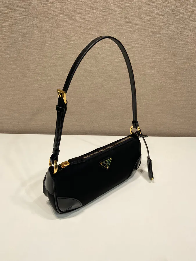 Re Edition 2002 Shoulder Bag with Adjustable Strap