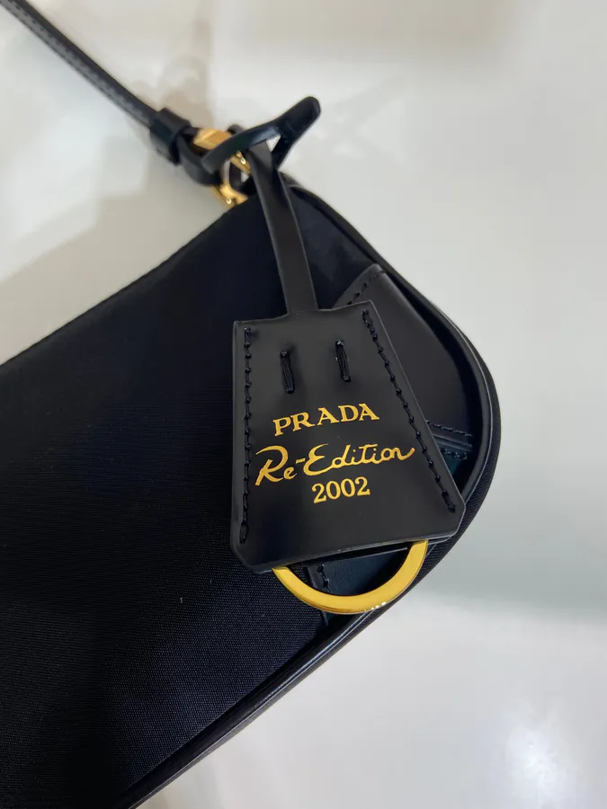 Re Edition 2002 Shoulder Bag with Adjustable Strap