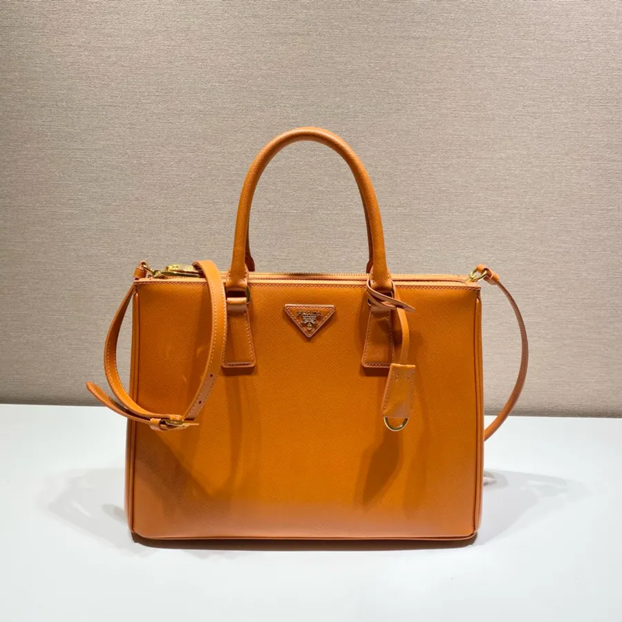 Classic Bestseller Galleria Handbag in Grained Calfskin