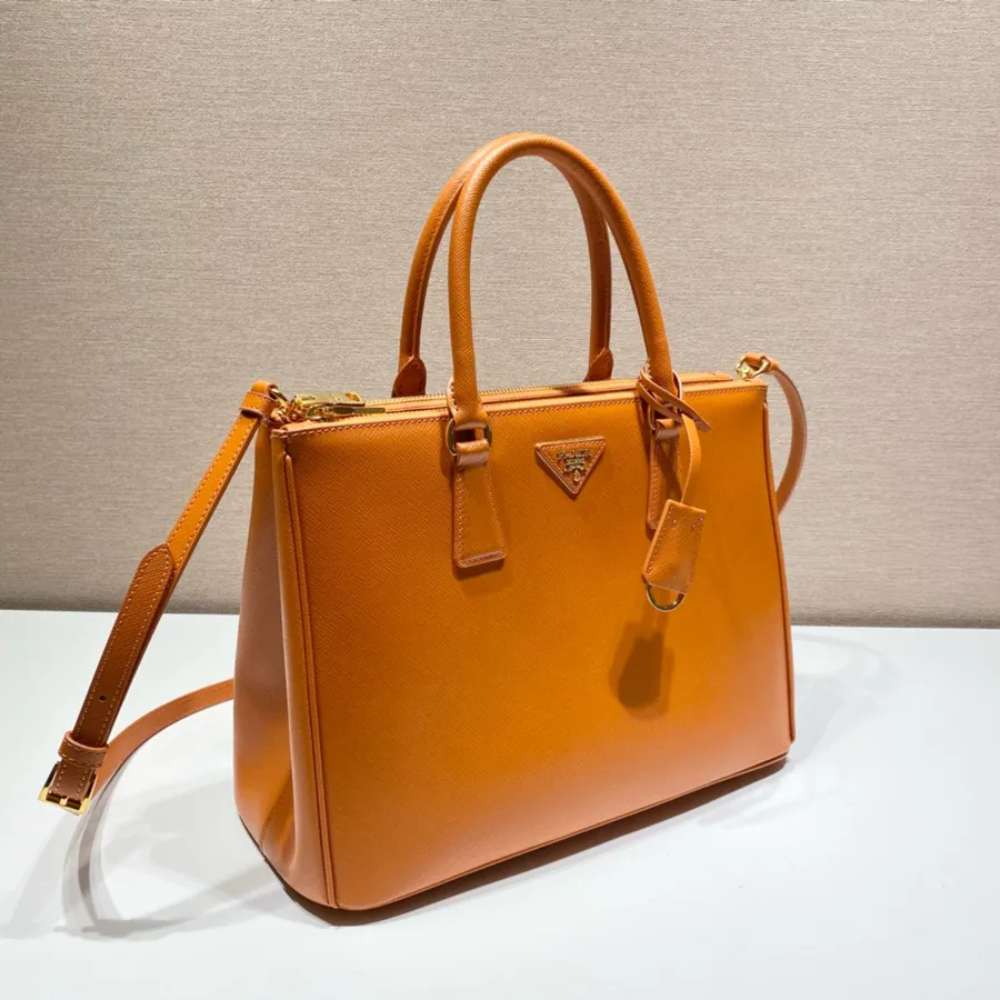 Classic Bestseller Galleria Handbag in Grained Calfskin