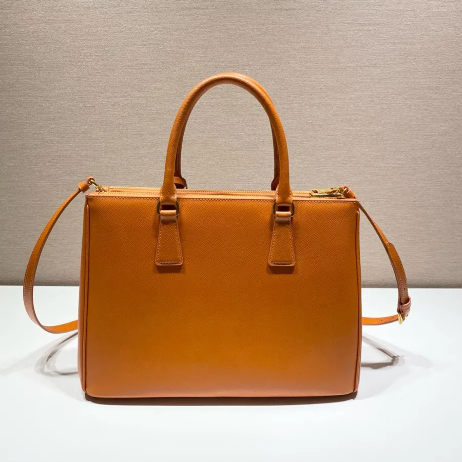 Classic Bestseller Galleria Handbag in Grained Calfskin