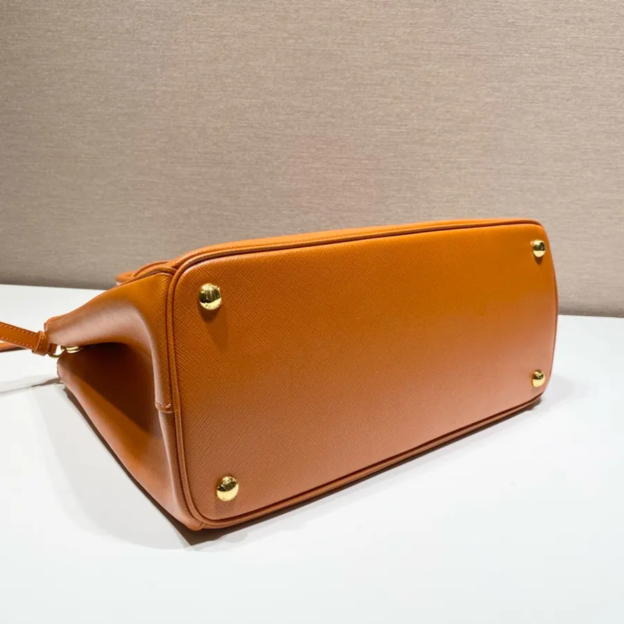 Classic Bestseller Galleria Handbag in Grained Calfskin