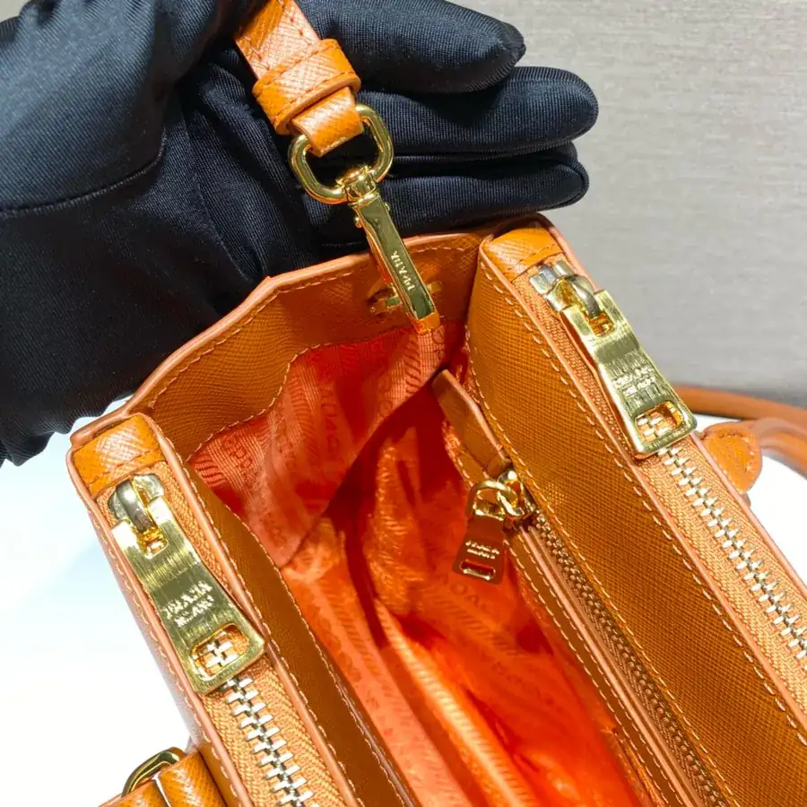 Classic Bestseller Galleria Handbag in Grained Calfskin