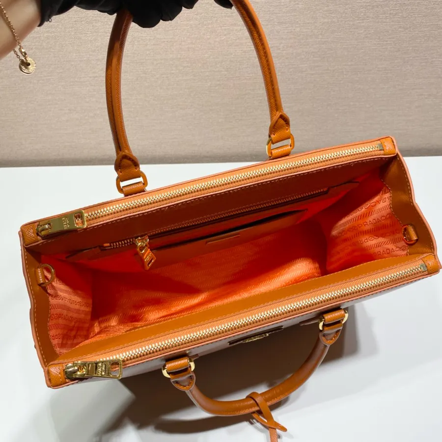 Classic Bestseller Galleria Handbag in Grained Calfskin
