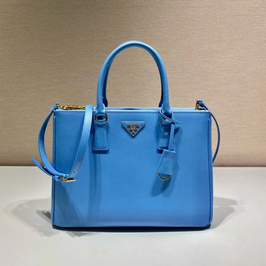 Classic Galleria Handbag in Cloud Gray