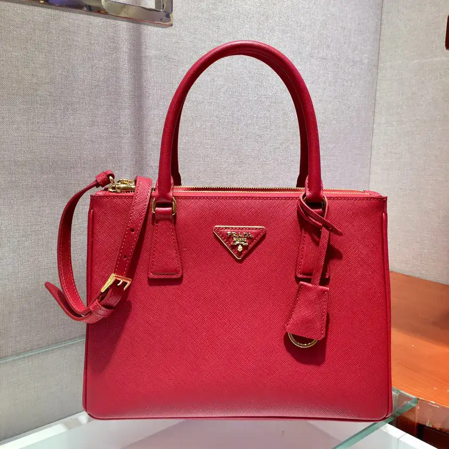 Classic Bestseller 1BA863 Galleria Handbag