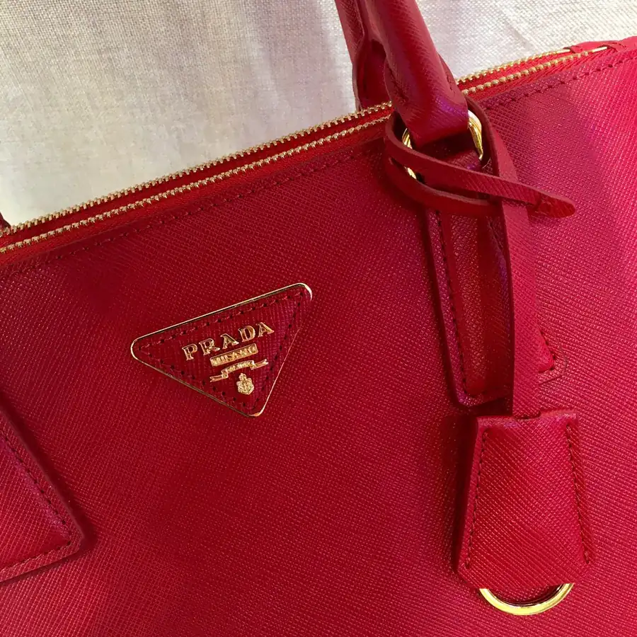 Classic Bestseller 1BA863 Galleria Handbag