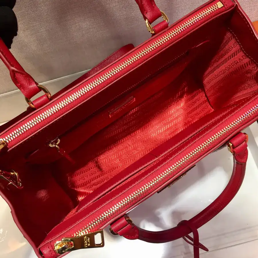 Classic Bestseller 1BA863 Galleria Handbag