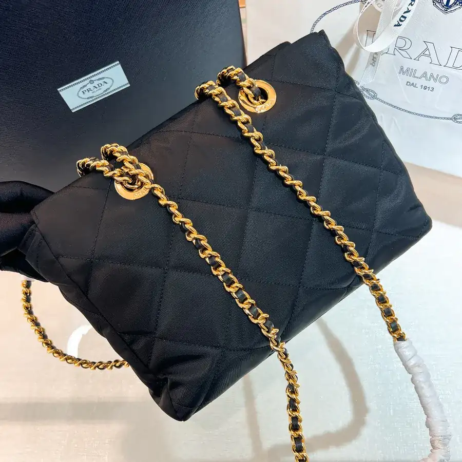 Re Edition 1995 Vintage Shoulder Bag
