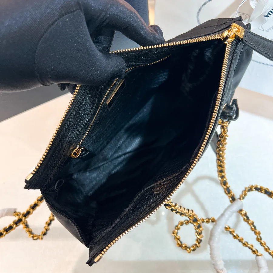 Re Edition 1995 Vintage Shoulder Bag