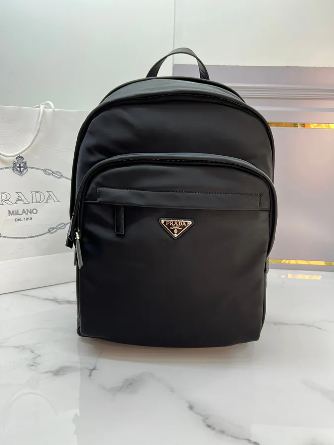 P Family New Arrival 2VZ048 Triangular Enamel Logo Tote