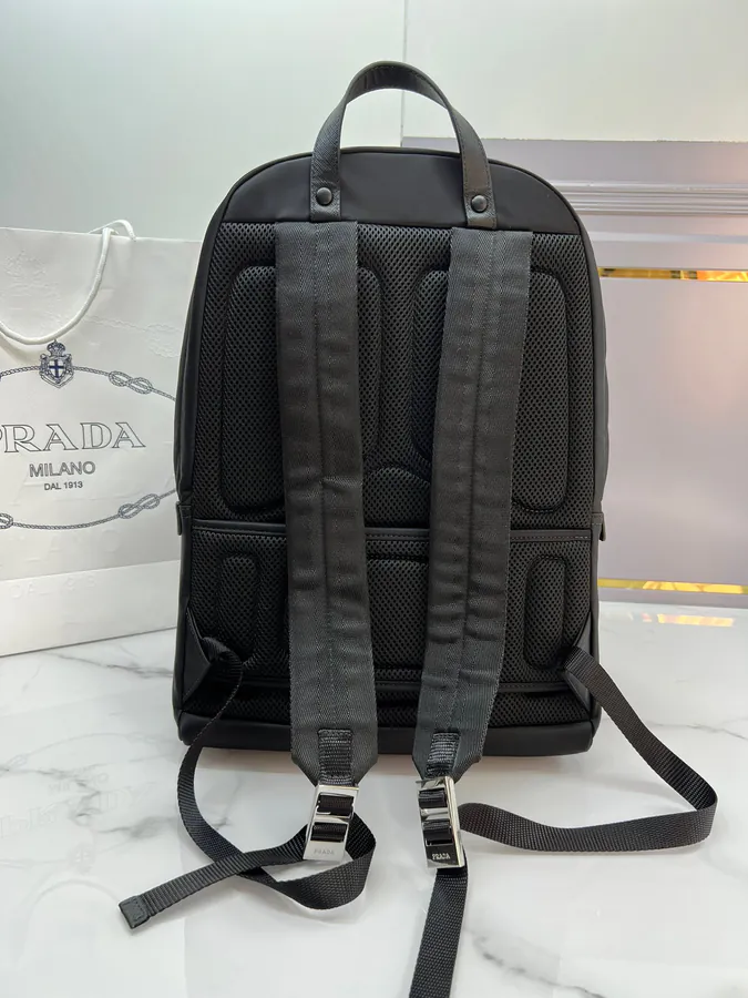 P Family New Arrival 2VZ048 Triangular Enamel Logo Tote
