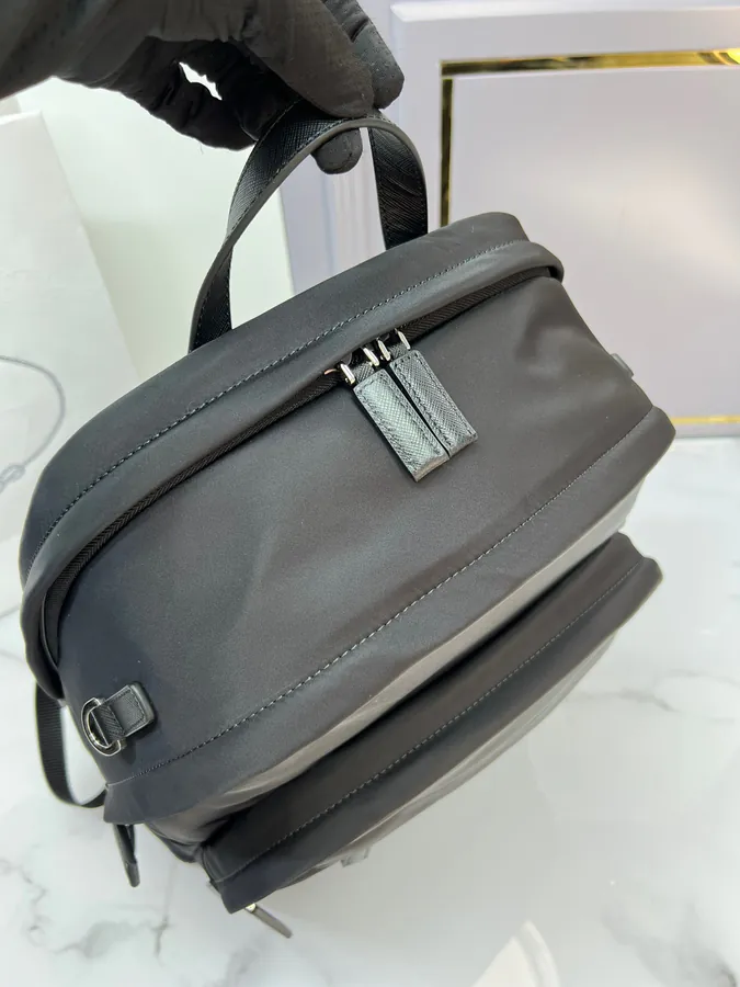 P Family New Arrival 2VZ048 Triangular Enamel Logo Tote