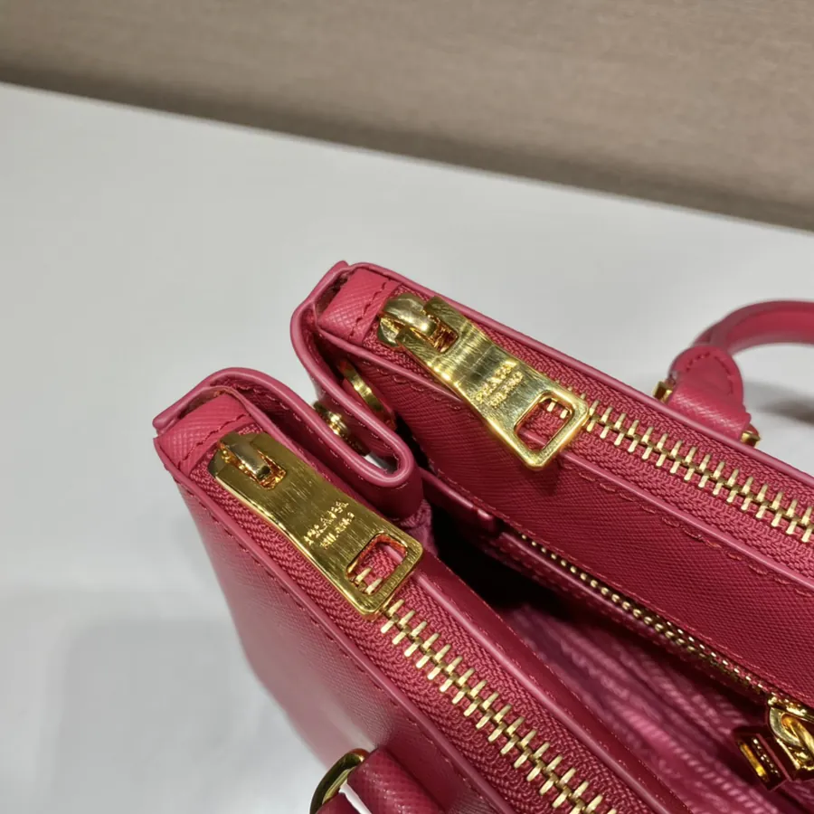 Classic Bestseller 1BA863 Galleria Handbag