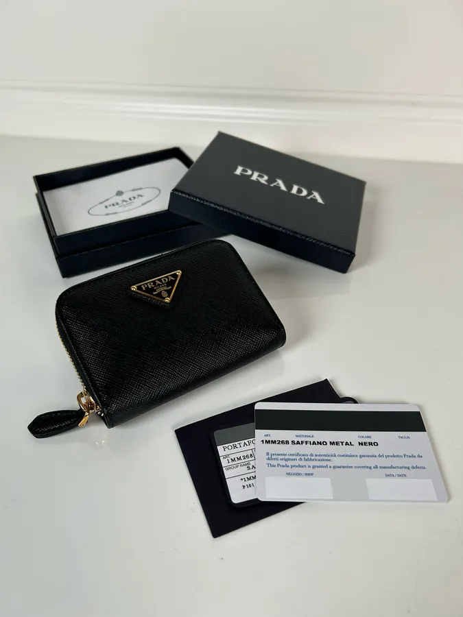 P Brand Crosshatch Wallet Unisex, Classic Zip Design