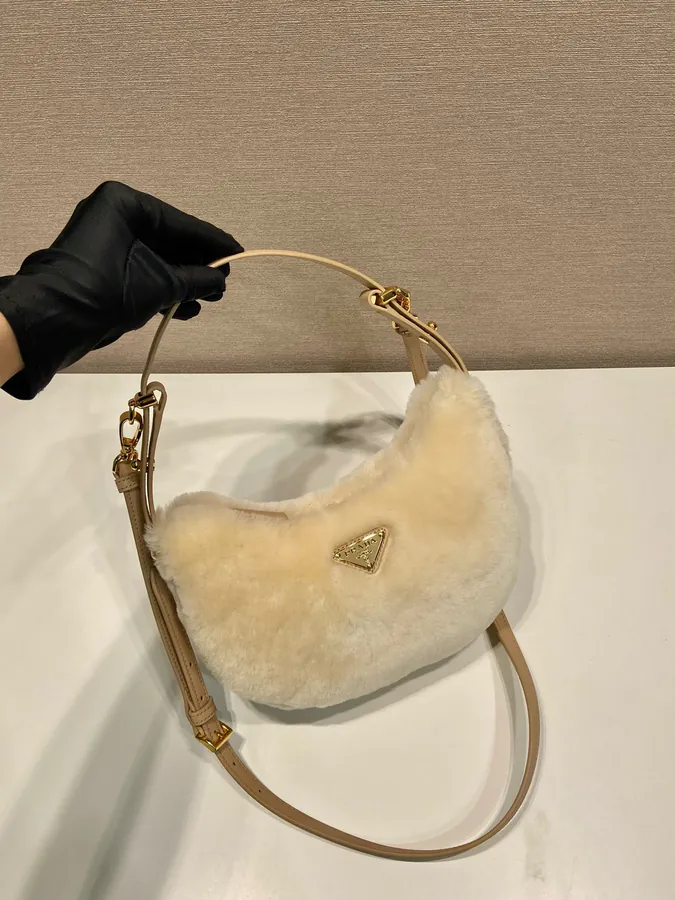 Moon Shoulder Bag with Wool and Calfskin