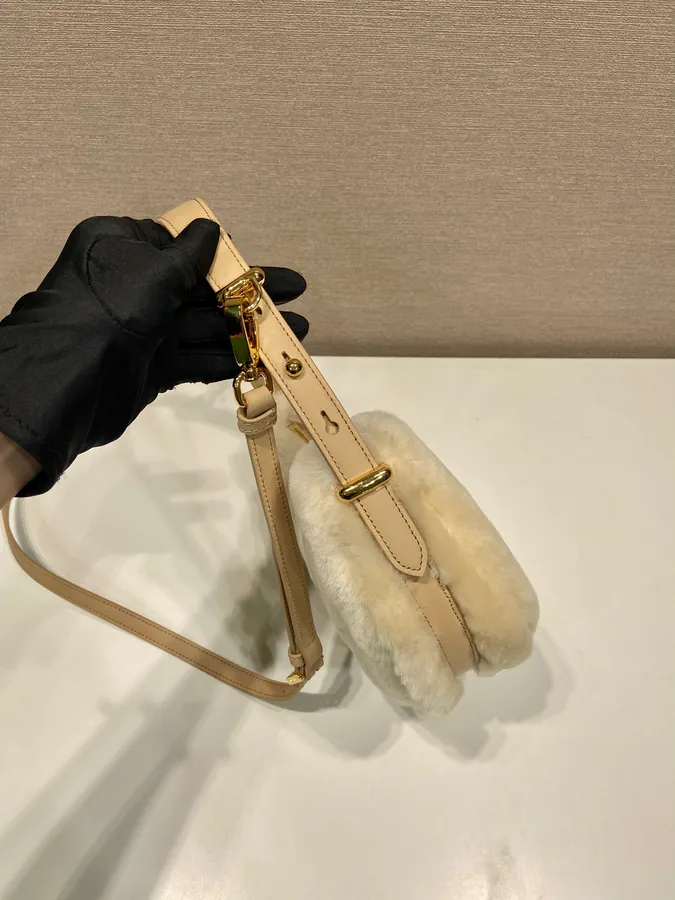 Moon Handbag with Wool and Calfskin