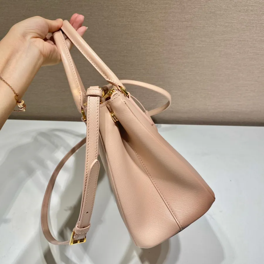 Classic Bestseller 1BA863 Galleria Handbag