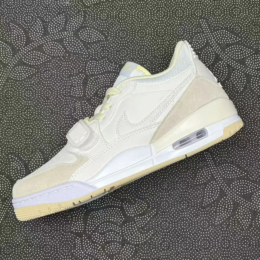 YS Low Top White Sneaker